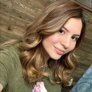 Meet your Posher, Danna isabel